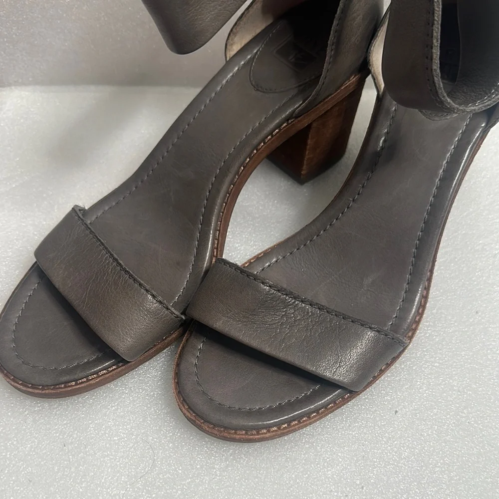 Frye brielle Elegant Gray Leather Women's Sandals size 10 comfortable